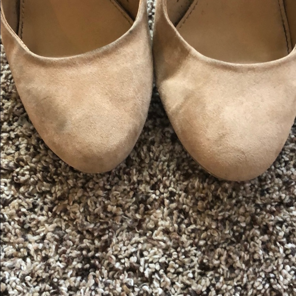Heels - Picture 2 of 3
